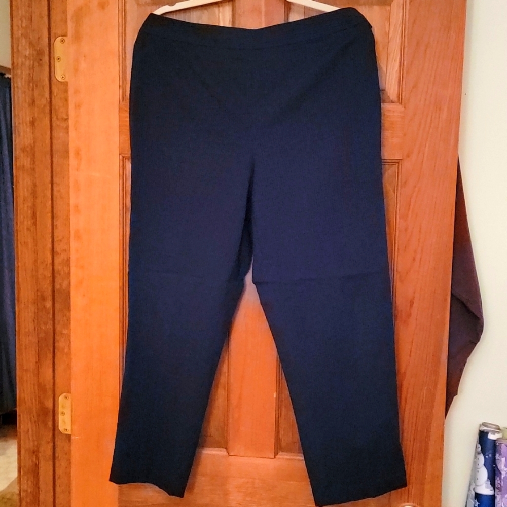 Navy summer pants, cropped